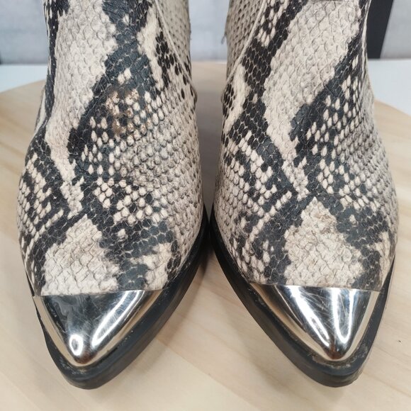 Steve Madden Pointed Cap Toe Python White Black Leather Ankle Boots Women US 7.5 - Picture 4 of 15